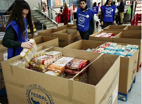 Eibarko Sozialistek Arraten ipiniko duten txosnako dirua Elikagaien Bankuari emango diote