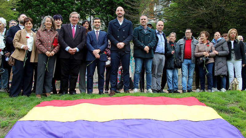 Eibarko sozialistek Espainiako II. Errepublikaren aldarrikapenaren 95. urteurrena ospatu dute