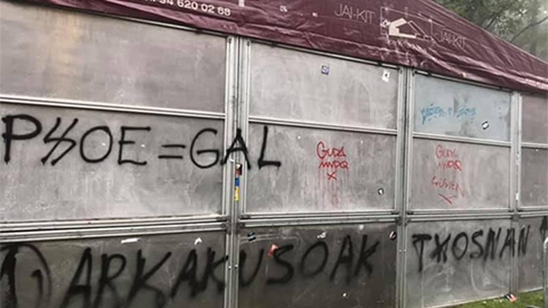 Eibarko Sozialistek euren txosnaren kontrako erasoa gaitzetsi dute