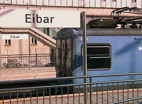 Eibarko trenbidean mantentze-lanetan ari ziren bi langile zauritu dira