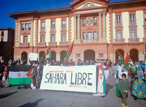 Eibarko Udalak aho batez gaitzetsi du Saharako auzian Espainiako Gobernuak Marokori emandako babesa