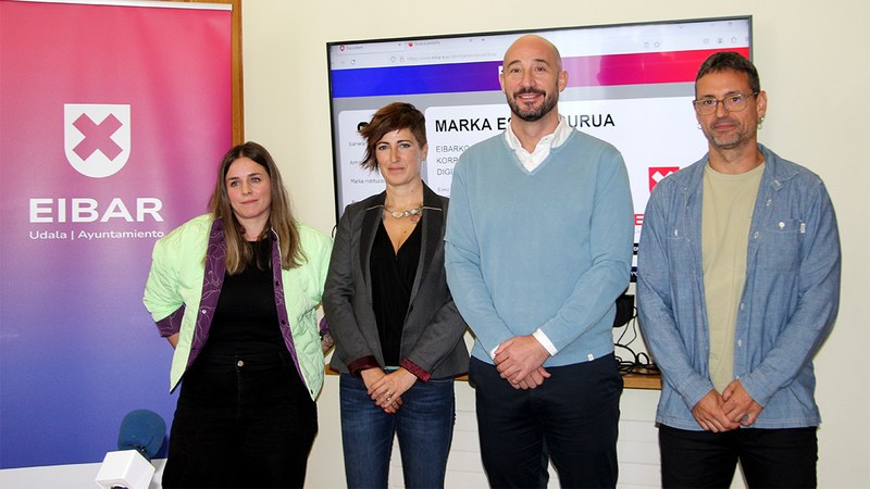 Eibarko Udalak irudi korporatibo berria eta horretara egokituta berritu duten webgunea aurkeztu ditu