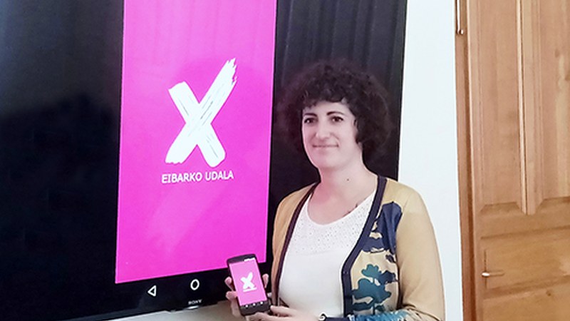 Eibarko Udalak mugikorrentzat aplikazio berria sortu du, "herritarrekin komunikazioa errazteko"
