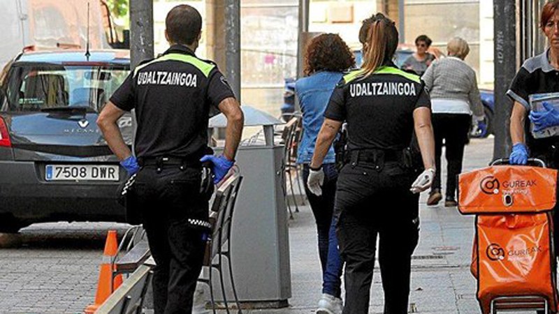 Eibarko udaltzain batek ez du euskaraz jakin beharrik