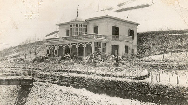 “Eibarko Untzaga plazaren bilakabidea” liburua aurkeztuko du gaur Ego Ibarra Batzordeak