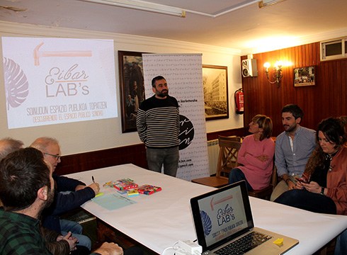Eibarlab’s proiektuaren 3. edizioa aurkeztu du Hirikiten elkarteak