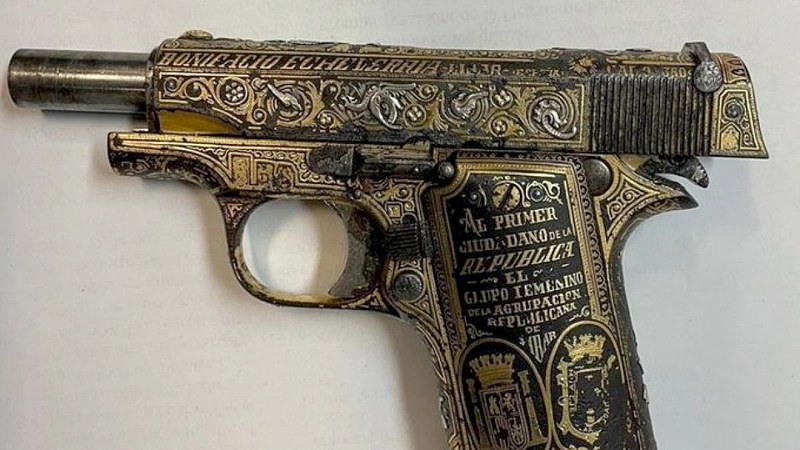 Eibarrek Alcala Zamorari oparitutako pistola errekuperatu dute