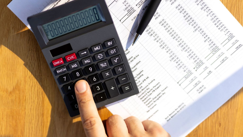 Eibarren Akebaik eta Eibarko Udalak errenta aitorpena euskaraz egitera deitu dute