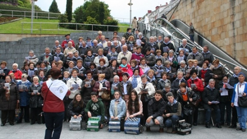 Eibarren Kaleetan Kantuz jaia zapatuan