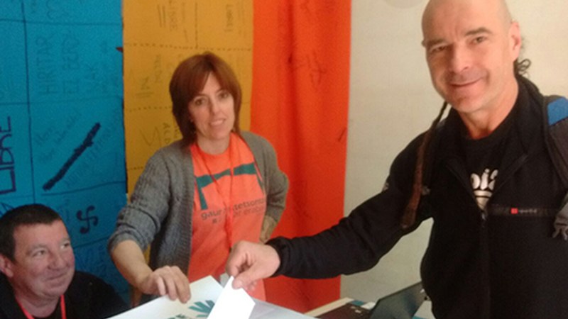 Eibarren partehartzea %5,86-koa zen 13:00ean