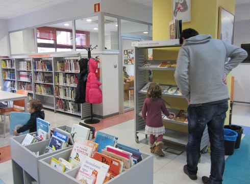 Eibarrera iritsia da "Bularretik Mintzora", ume txikien irakurketa ohituren sustapenerako egitasmoa