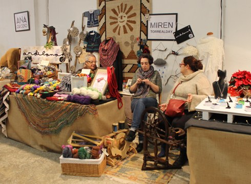 Eibart Artisau Azoka Zuloagatarrenean zabalik