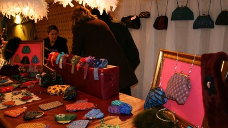 Eibart-eko artisauen azokia atzotik zabalik dago Bizikleta Plazan