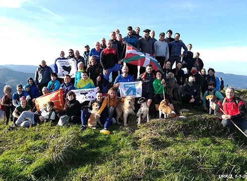 Eibartar askok hasi zuten urte berria Urko puntara igota