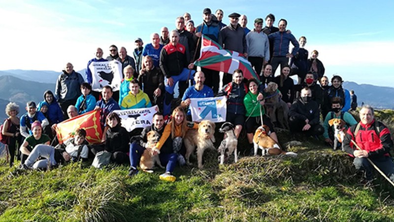 Eibartar askok hasi zuten urte berria Urko puntara igota