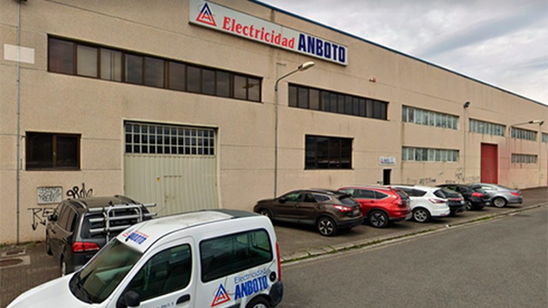 Eibartar bat hil da Abadiñoko enpresa batean gertatutako lan-istripuan