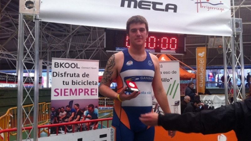 Eibartarrak bikain Arrigorriagako Triatloi Indoor-ean