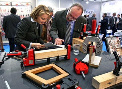 Eibartarrak gaur zabaldu den Ferroforma/Bricoforma azokan