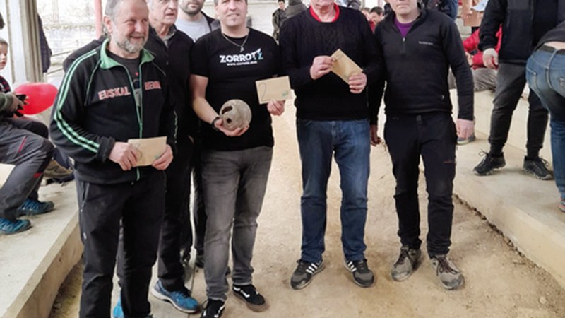 Eibartarrak gorenean Gipuzkoako hiru-txirlo txapelketako sailkapenean