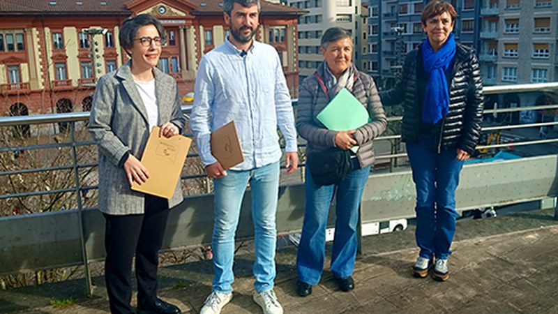 Eibartik kanpora dauden interes politikoak albo batera laga eta hitzartutakoa betetzeko eskatu diote jeltzaleek alkateari