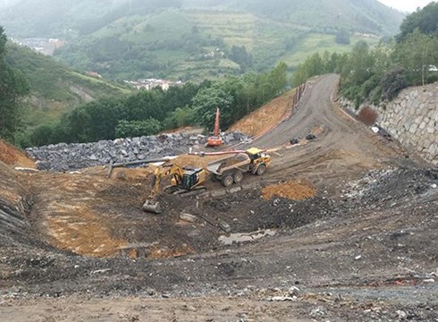 Eitzagako auzokideek euren haserrea eta kezka azaltzeko idatzia egin dute