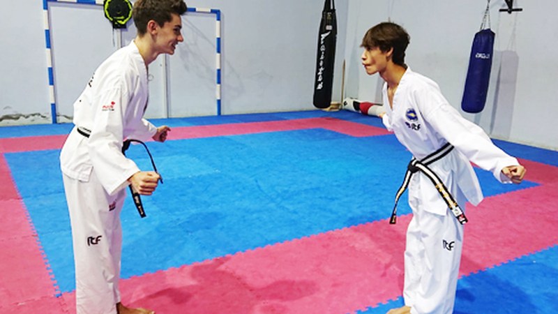 Ekaitz Telleriak eta Ganix Guenagak taekwondoko gerriko beltza eskuratu dute