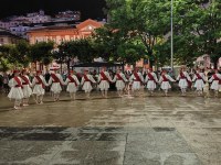Ekaitzaren ondoren, Kezka Dantza Taldeak soka-dantza egin zuen Sanjuanetako omenduekin