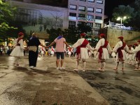 Ekaitzaren ondoren, Kezka Dantza Taldeak soka-dantza egin zuen Sanjuanetako omenduekin