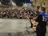 Ekaitzaren ondoren, Kezka Dantza Taldeak soka-dantza egin zuen Sanjuanetako omenduekin