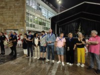 Ekaitzaren ondoren, Kezka Dantza Taldeak soka-dantza egin zuen Sanjuanetako omenduekin