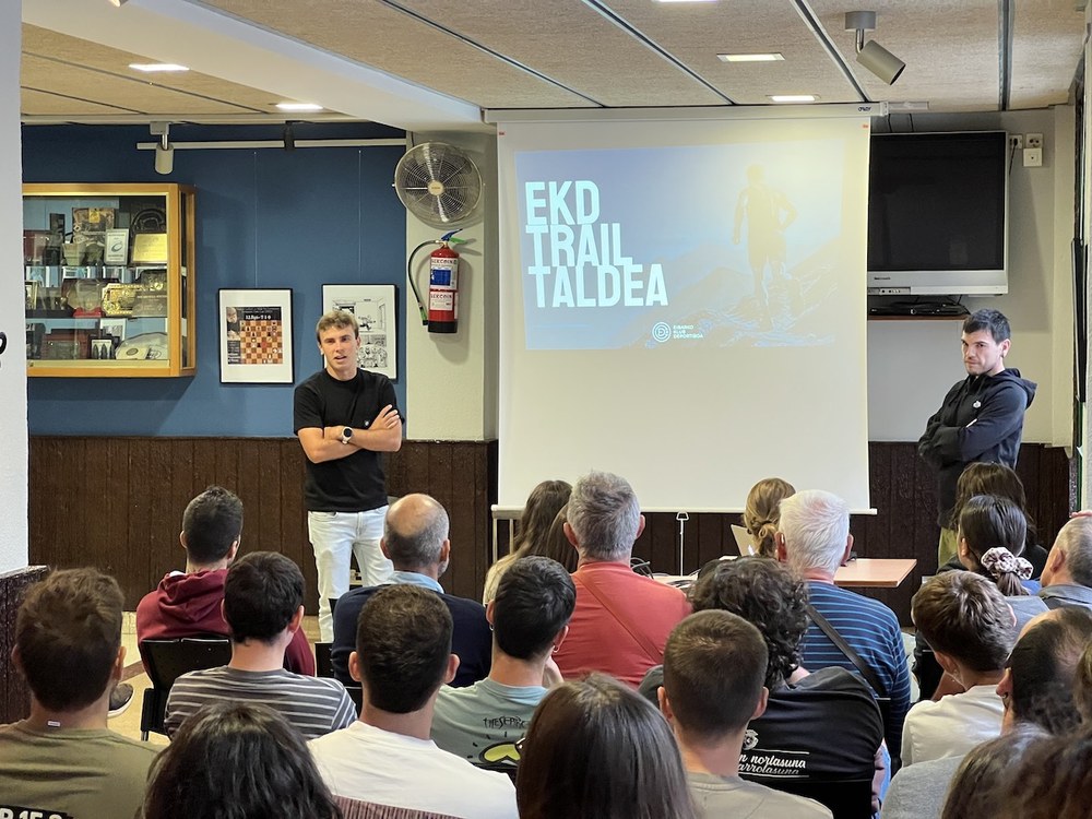 EKD Trail Taldea aurkeztu zuten atzo arratsaldean Deporren