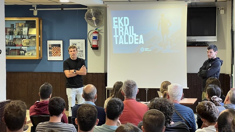 EKD Trail Taldea aurkeztu zuten atzo arratsaldean Deporren