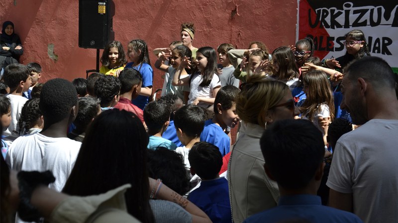 Ekitaldiz betetako Kurturartekotasun astea ospatu dute Urkizu ikastetxean