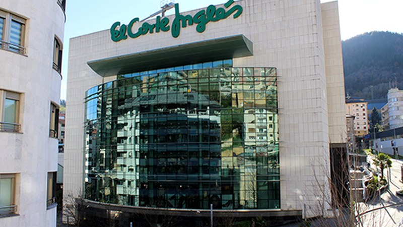 El Corte Inglesak Eibarko dendan hasiko du berrikuntza digitalerako bidea, hiru proiekturekin