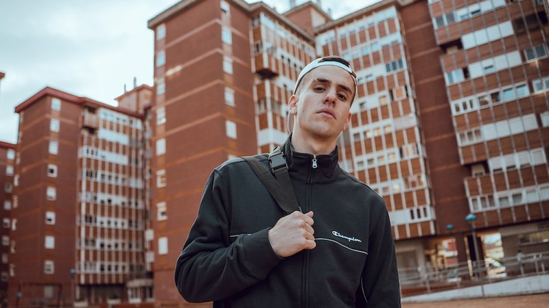 Elektronika eta rap musika euskaraz zapatuan Untzaga plazan, Bengoren eskutik