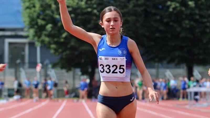 Elene Arrazolak 60 metroko absolutu mailako Gipuzkoako txapela jantzi du 15 urterekin