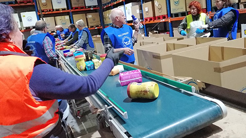 Elikagaien Bankuari janaria banatzen laguntzeko jendea behar dute