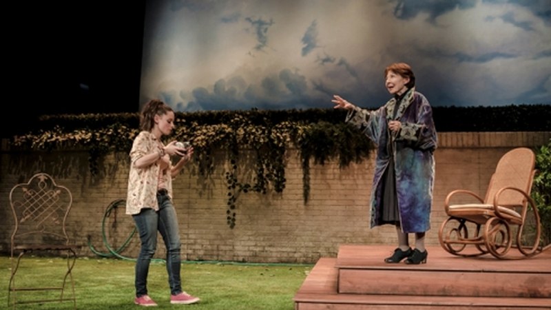 Elkarrizketaren artea antzerki bihurtuta, bihar Coliseoan