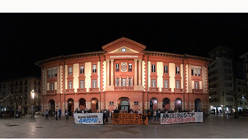 Elkartasun ekitaldia egin zen atzo Untzagan, ELEAK-Librek deituta