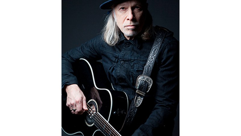 Elliott Murphyk kontzertua emango du bihar Coliseoan