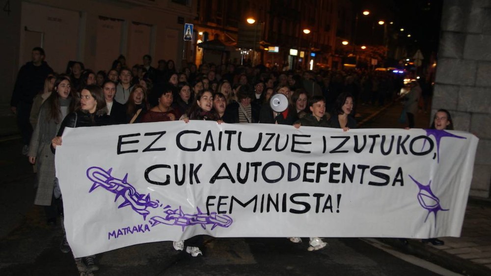 Emakume batek sexu-erasoa egin diotela salatu du