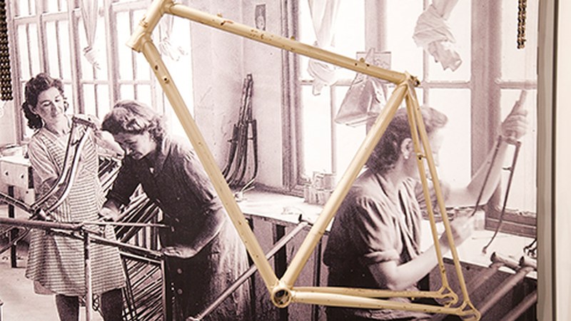 Emakumeen aztarnak etorkizunaren bidean