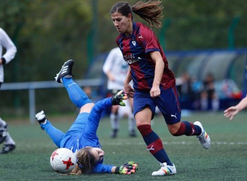 Emakumezkoen 2. Mailako taldea sendo sailkapenaren lidergoaren bila