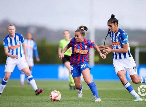 Emakumezkoen taldearen porrota Zubietako derbian