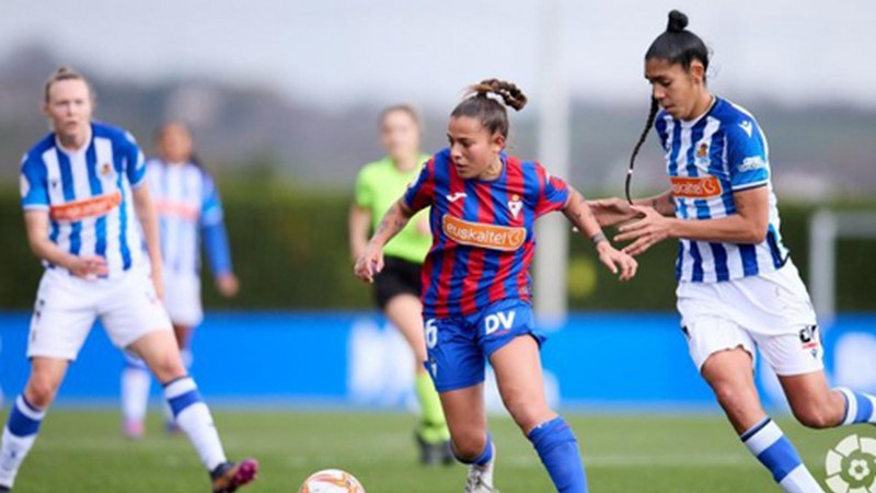 Emakumezkoen taldearen porrota Zubietako derbian