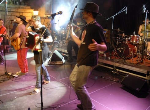 Emepebo5t eta O Sonoro Maxin taldeen kontzertua Untzagan