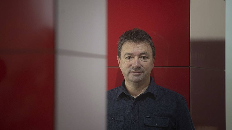 Eneko Agirre: "Adimen artifizialak ez du mundua amaiaraziko, baina arriskuak benetakoak dira"