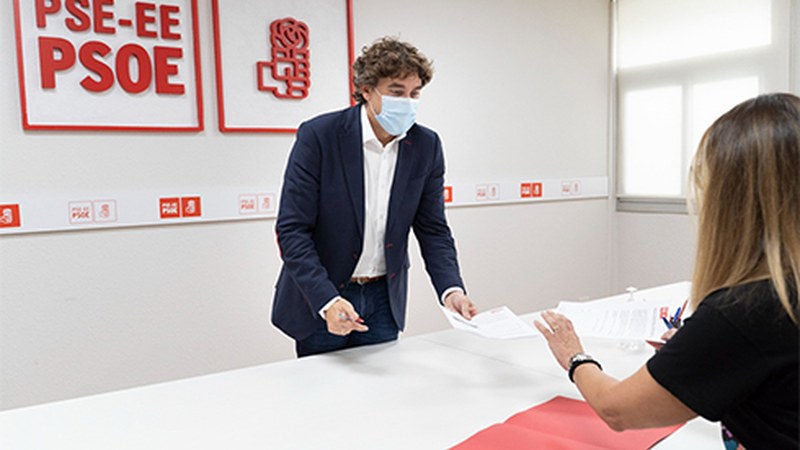 Eneko Anduezak PSE-EEren buru izateko hautagaitza aurkeztu du