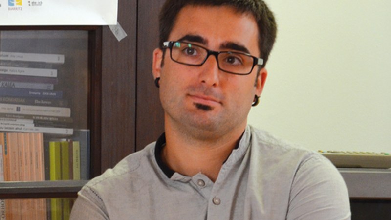 Eneko Gorri  (Biarritzeko euskara teknikaria): “Euskararen alde lan egiteko haizeak alde ditugu”