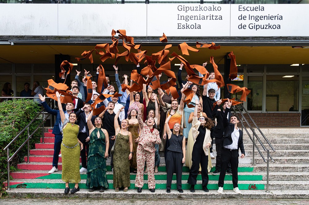 Energia Berriztagarrien Ingeniaritzako Graduko ikasleen graduazio-ekitaldia ospatu dute